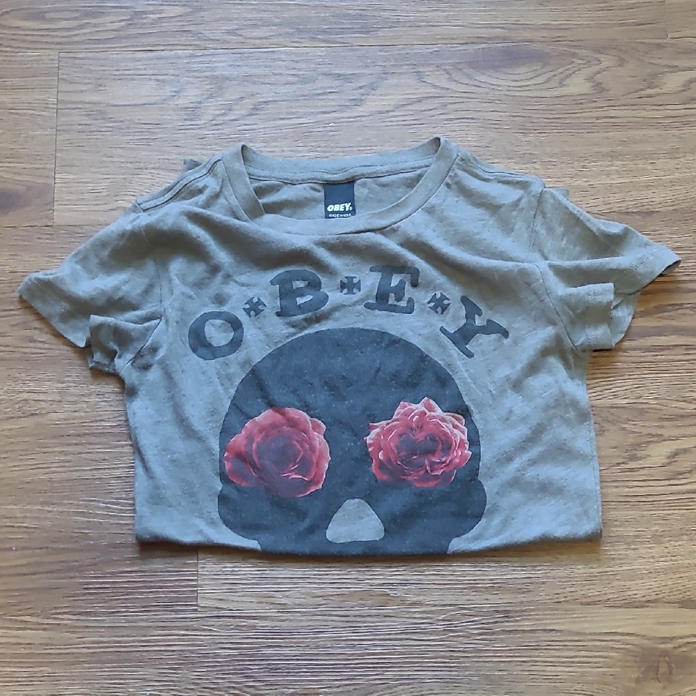 Obey Tee w/ Skull-Floral Design